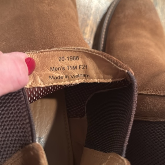 Johnston & Murphy Barrett Chelsea Boot, Tan Oiled Suede, Size 11 - Picture 7 of 7